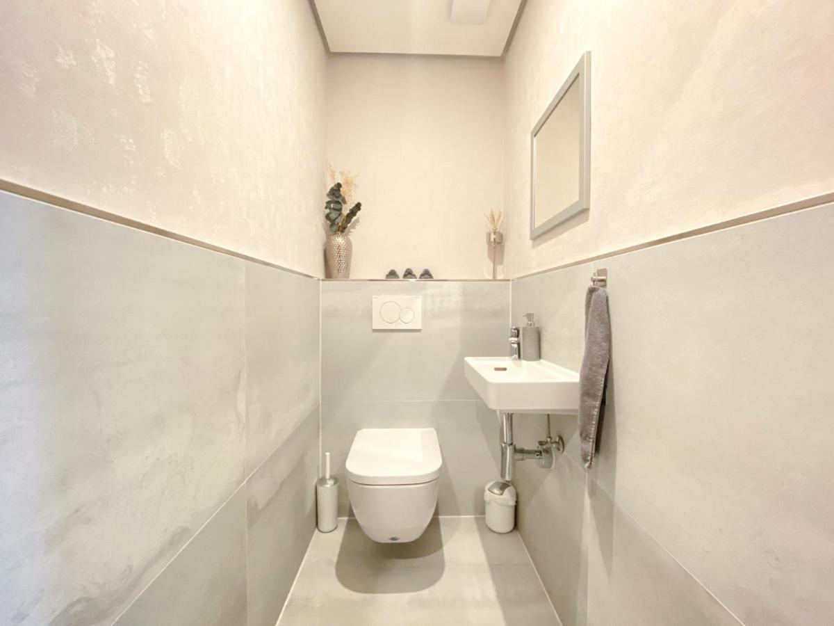 Modernes Apartment In Zentrumsnaehe Mit Eigenem Stellplatz Baden-Baden Eksteriør billede
