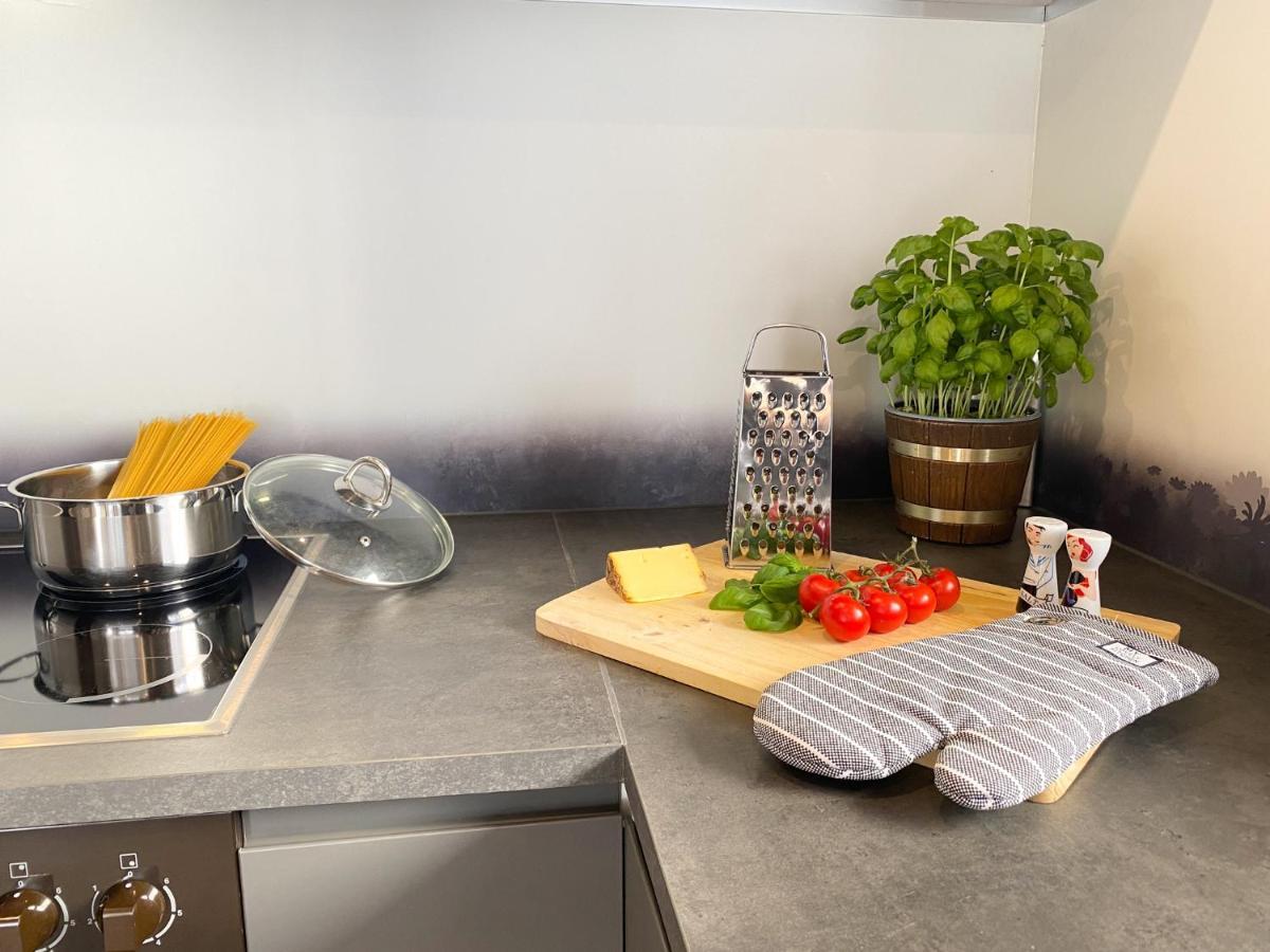 Modernes Apartment In Zentrumsnaehe Mit Eigenem Stellplatz Baden-Baden Eksteriør billede